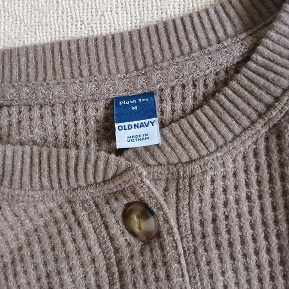old navy ♡ plush cozy waffle long sleeve shirt - Picture 5 of 8